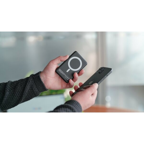CARGADOR PORTATIL COMPATIBLE CON DISPOSITIVOS DE TECNOLOGIA MAG SAFE - Imagen 3